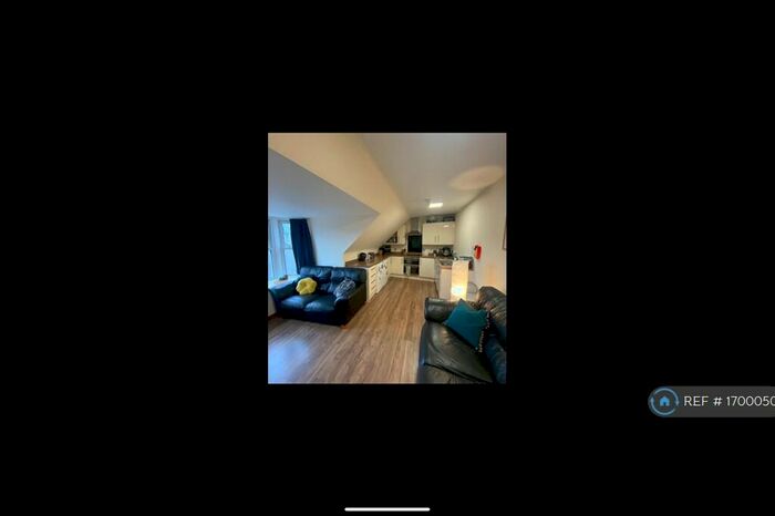 3 Bedroom Flat To Rent In The Green, Aberdeen, AB11