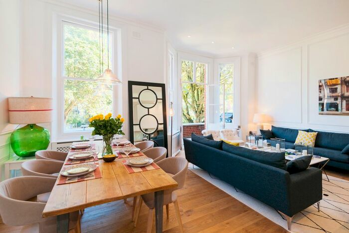 2 Bedroom Flat To Rent In Philbeach Gardens, London, SW5