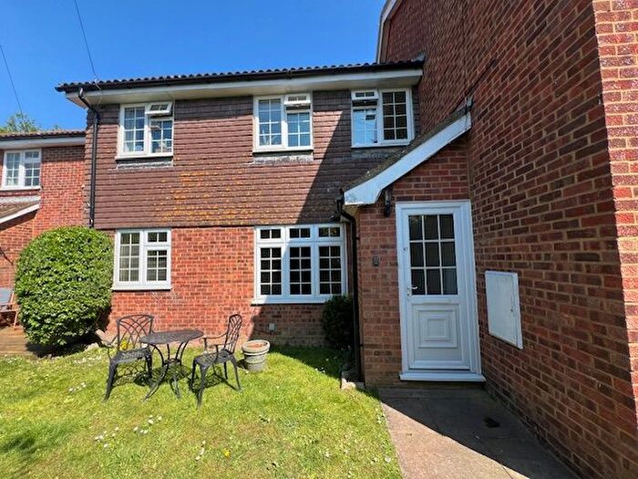 2 Bedroom Maisonette To Rent In Station Road, Lingfield, RH7