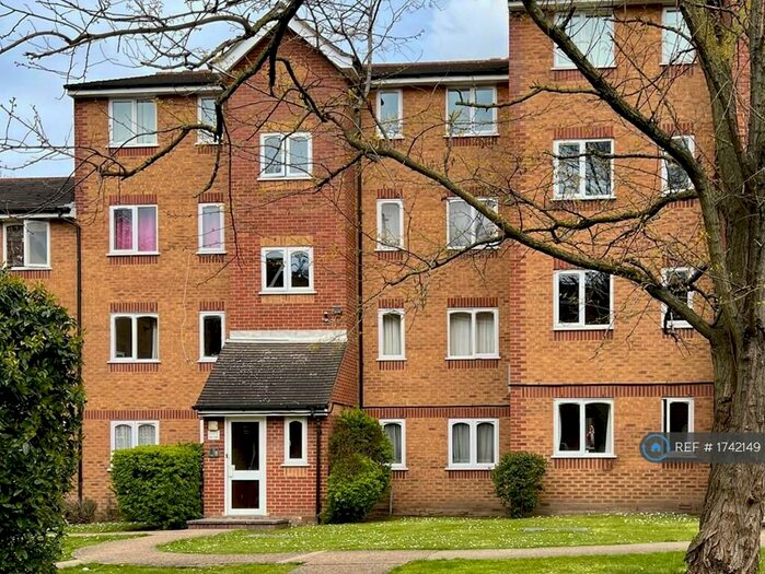 1 Bedroom Flat To Rent In Grinstead Road, London, SE8