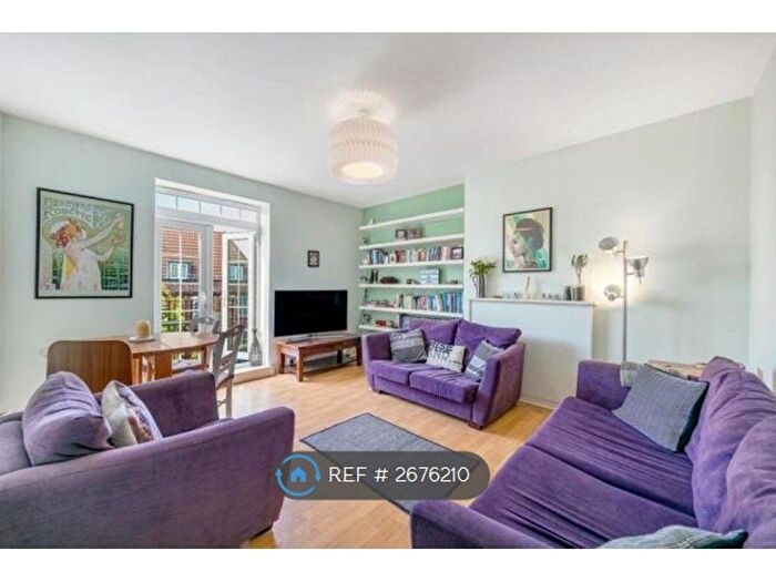3 Bedroom Flat To Rent In Forster Road, London, SW2