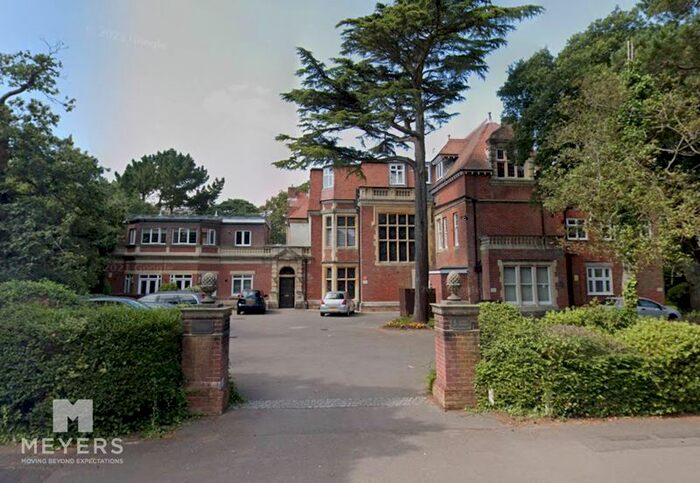 2 Bedroom Flat To Rent In Roysdean Manor, Derby Road, Bournemouth, BH1