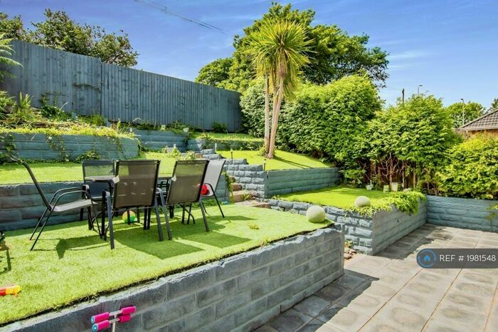 4 Bedroom Semi-Detached House To Rent In Cleviston Park, Llangennech, Llanelli, SA14