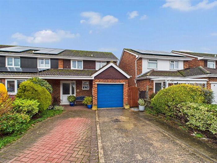 3 Bedroom Semi-Detached House For Sale In Pear Tree Close, Hardwicke, Gloucester, Gloucestershire, GL2