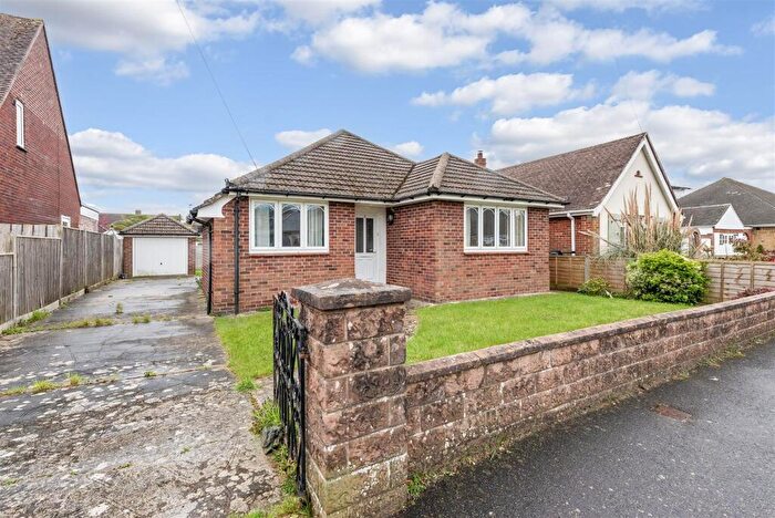 2 Bedroom Detached Bungalow For Sale In Court Mead, Portsmouth, PO6