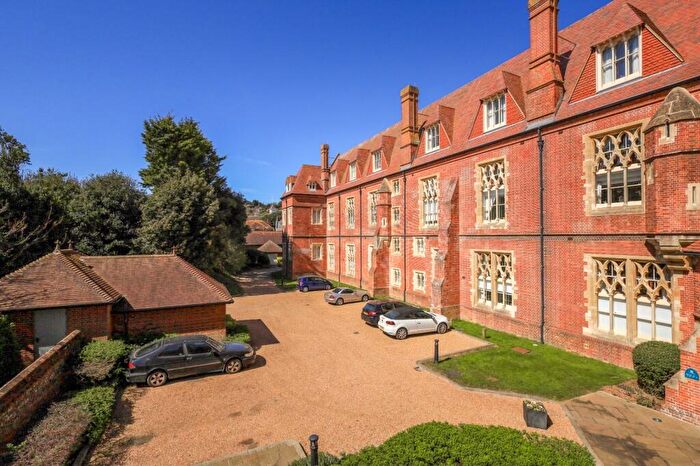 2 Bedroom Apartment To Rent In Darley Road, BN20