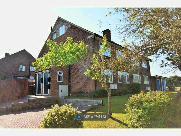 1 Bedroom Flat To Rent In Darvell Drive, Chesham, HP5