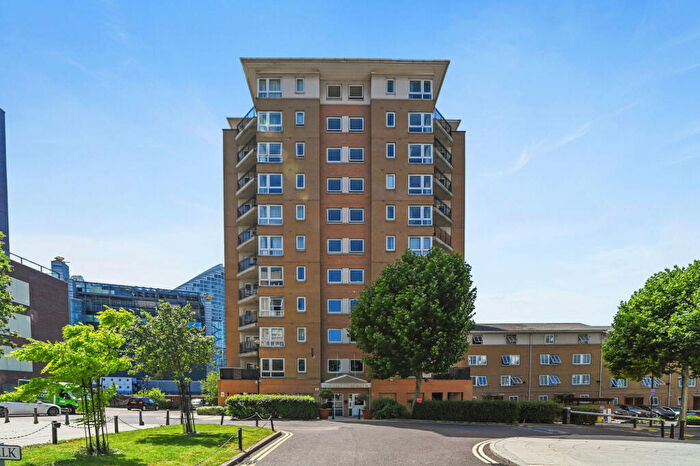 2 Bedroom Apartment To Rent In Wingfield Court, Newport Avenue, London, E14