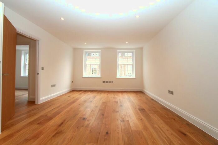 2 Bedroom Apartment To Rent In Kingston Upon Thames, KT1