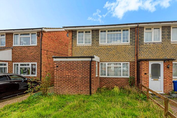 3 Bedroom Semi-Detached House To Rent In Lexington Avenue, Maidenhead, SL6