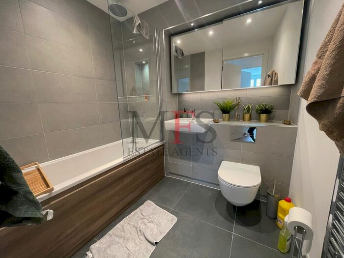 1 Bedroom Flat To Rent In Healum Avenue, Southall, UB2