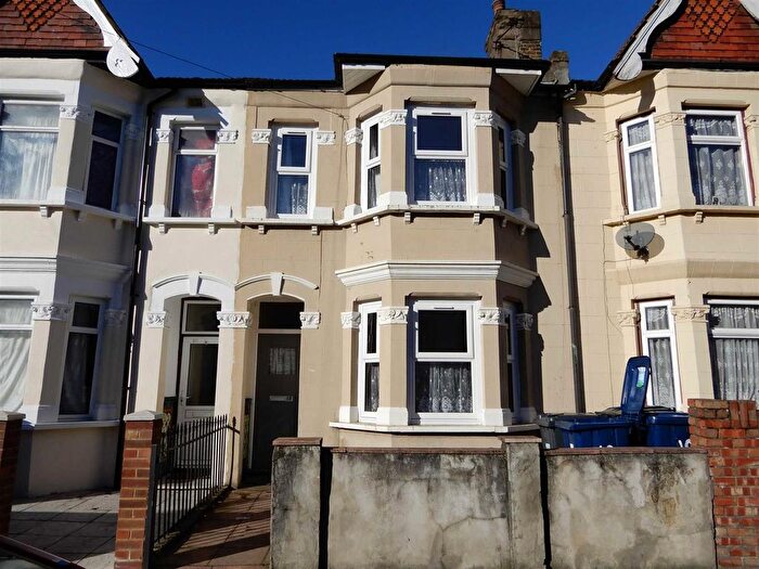 3 Bedroom Terraced House To Rent In Oswald Road, Southall, UB1