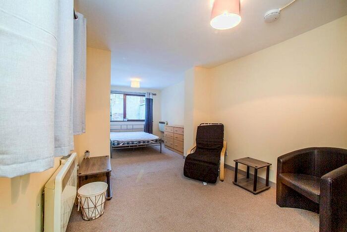 1 Bedroom Flat To Rent In Mill Street, Alloa, Clackmannanshire FK10