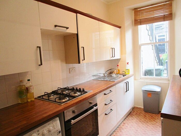 1 Bedroom Flat To Rent In Douglas Terrace, Haymarket, Edinburgh, EH11