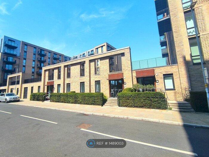 2 Bedroom Flat To Rent In Lockside Lane, Salford, M5