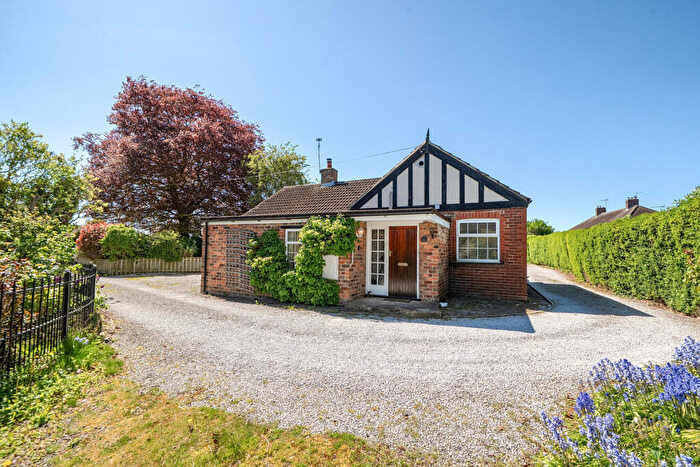 2 Bedroom Detached Bungalow For Sale In York Road, Tadcaster, North Yorkshire, LS24