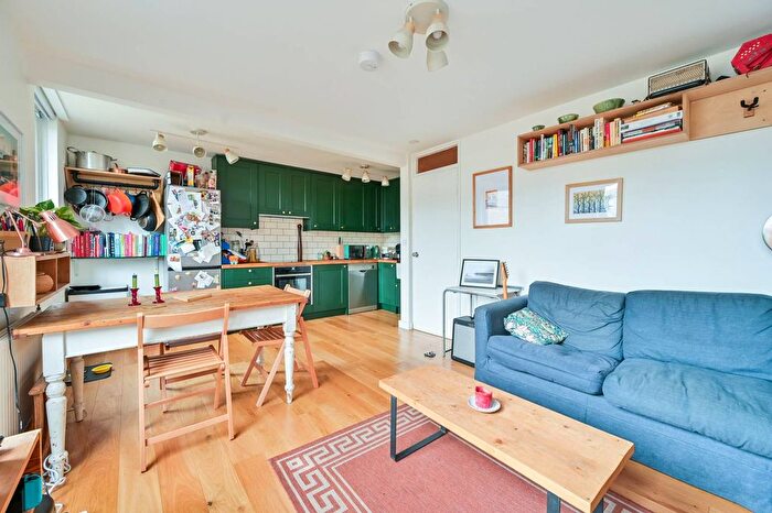 2 Bedroom Flat For Sale In Manaton Close, Peckham, London, SE15