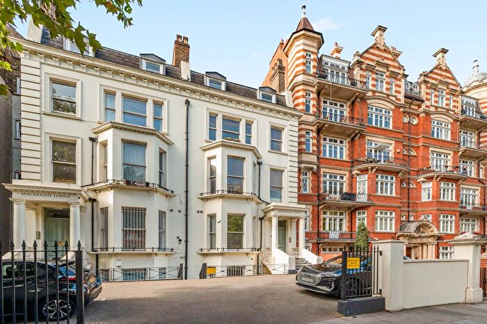 2 Bedroom Flat For Sale In Mackenzie Lodge, Little Venice, W9