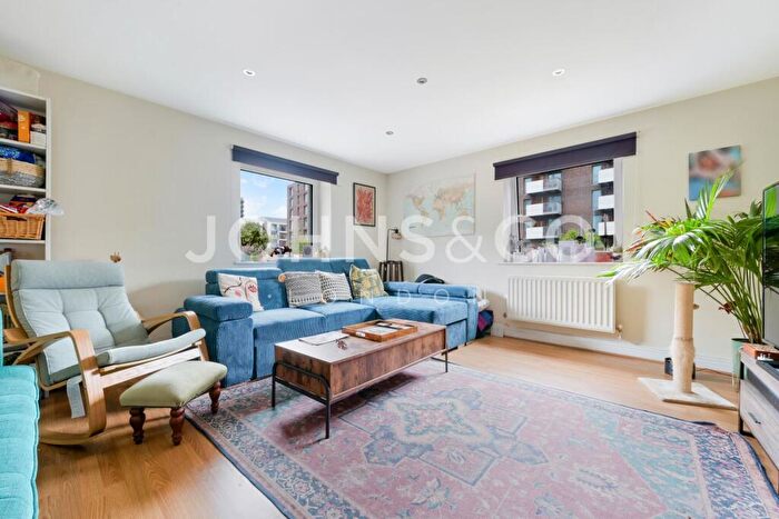 3 Bedroom Apartment To Rent In Wards Wharf Approach, London, E16