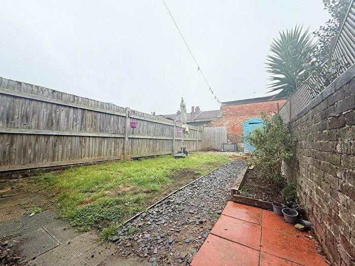 1 Bedroom Flat To Rent In Fearon Road, North End, PO2