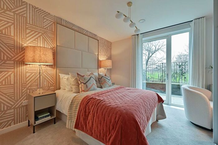 2 Bedroom Flat For Sale In Northwick Parkside, Harrow, HA1