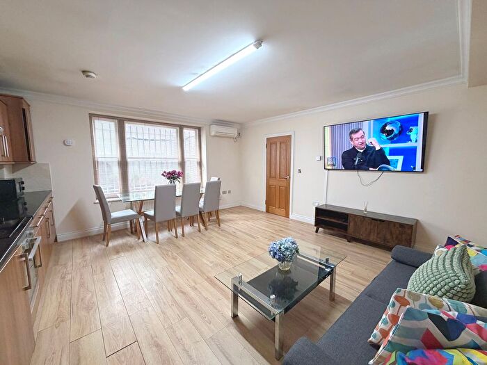2 Bedroom Flat To Rent In Cromwell Road, London, SW7