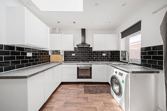 6 Bedroom Terraced House For Sale In Orwell Road, London, E13