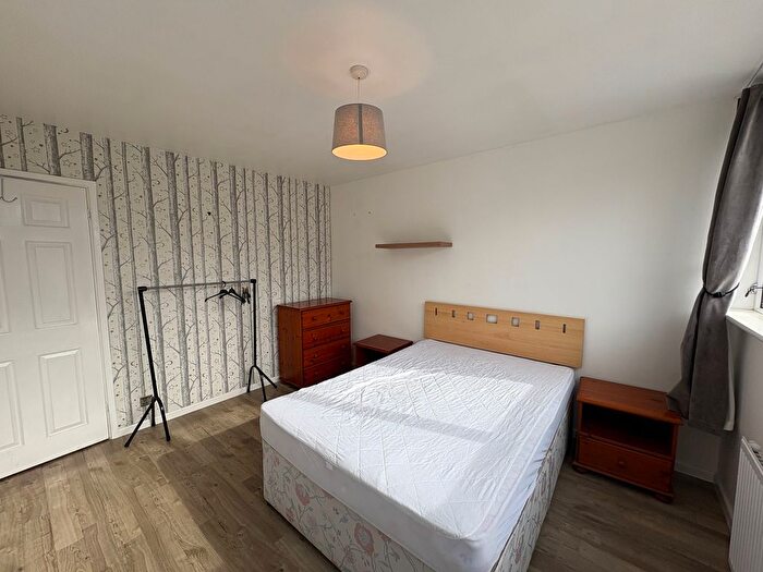 2 Bedroom Flat To Rent In Abbey Court, Coventry, CV3