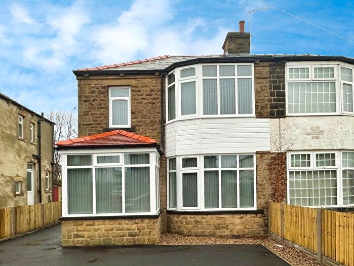 3 Bedroom Semi Detached House To Rent In Peckover Drive, Pudsey, LS28