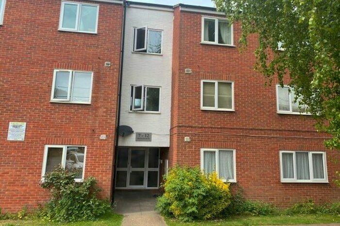 2 Bedroom Flat To Rent In Benyon Path, South Ockendon, RM15