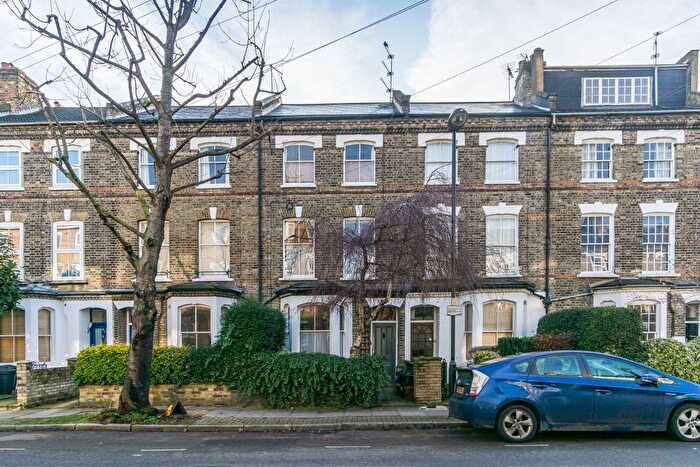 1 Bedroom Flat For Sale In Mayton Street, Holloway, London, N7