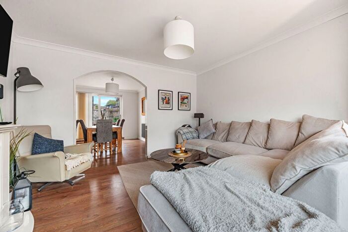 3 Bedroom Semi-detached House For Sale In Poplar Road, Fairwater, Cardiff, CF5