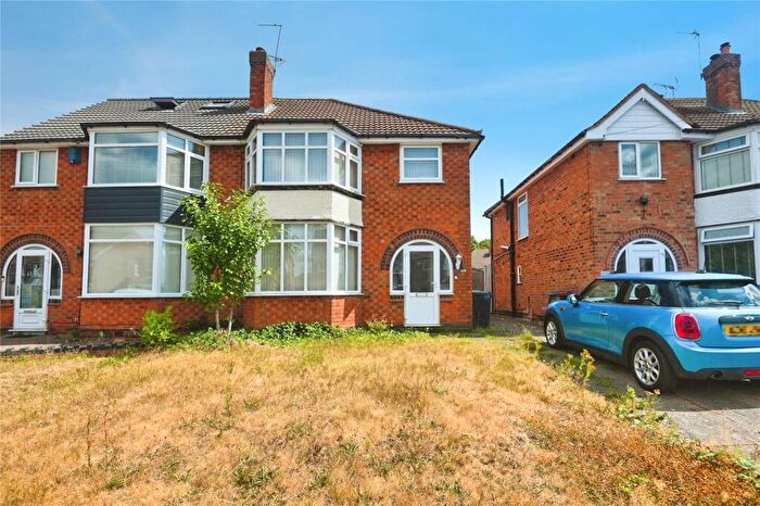 3 Bedroom Semi Detached House For Sale In Meriden Drive, Birmingham, West Midlands, B37