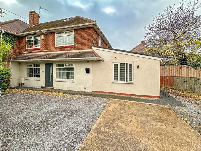 6 Bedroom Semi Detached House For Sale In Birkhall Road, Middlesbrough, TS3