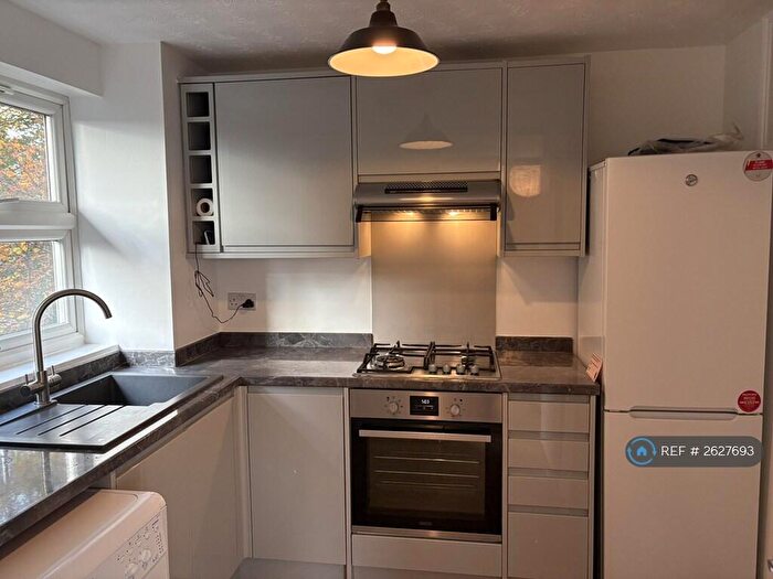 2 Bedroom Flat To Rent In Barker Drive, London, NW1