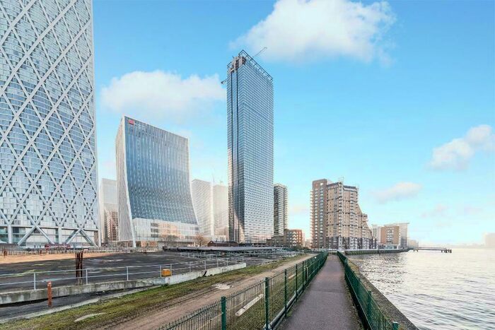 Flat To Rent In Landmark Pinnacle, Marsh Wall, London, E14