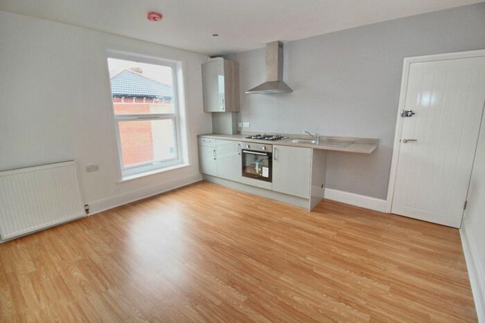 1 Bedroom Flat To Rent In Fawcett Road, Southsea PO4