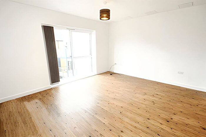 1 Bedroom Flat For Sale In St. Clements Avenue, Romford, RM3