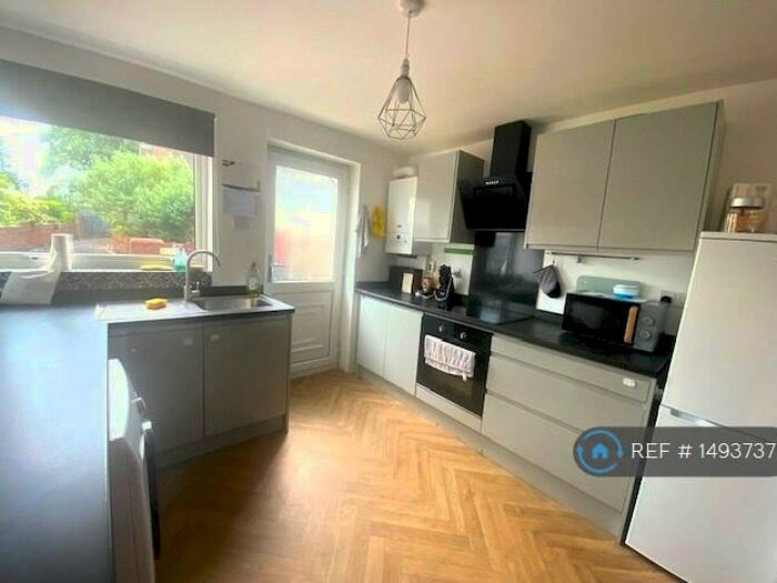 3 Bedroom Terraced House To Rent In Windsor Road, Stainforth, Doncaster, DN7