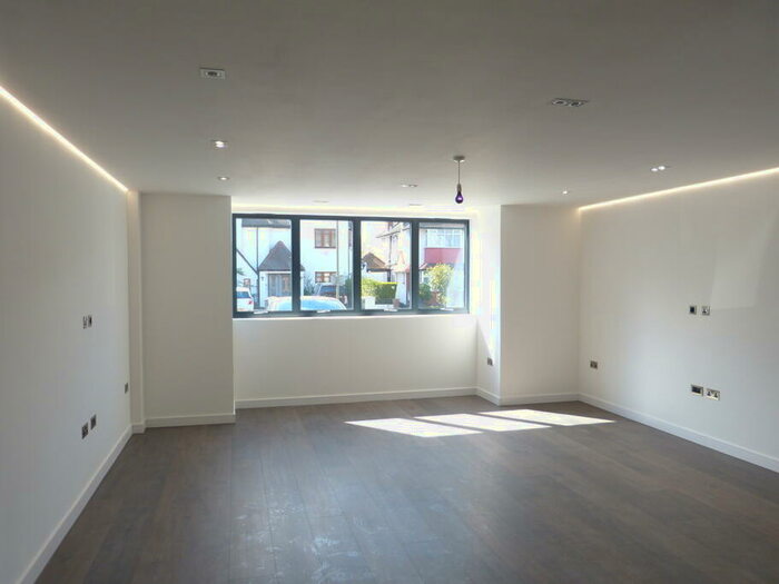 2 Bedroom Apartment To Rent In Sharel Court, The Ridgeway, London, NW11