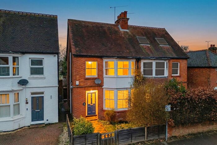 3 Bedroom Semi-Detached House For Sale In Wescott Road, Wokingham, RG40