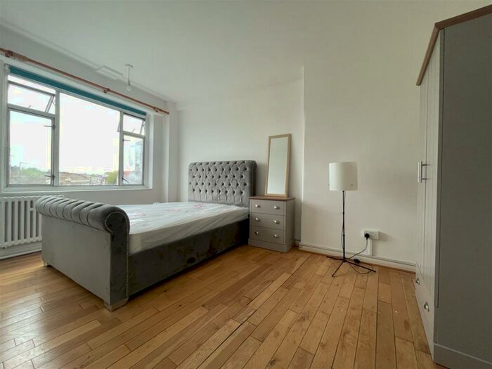 1 Bedroom Flat To Rent In Highstone Mansions, Camden Road, London, NW1