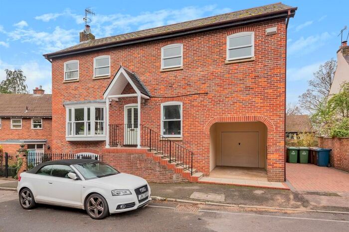 5 Bedroom Detached House To Rent In Brickfields, Harrow On The Hill, HA2