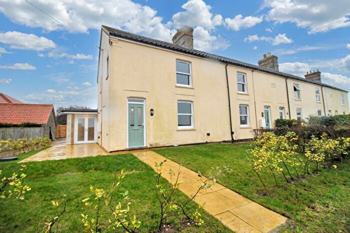 3 Bedroom End Of Terrace House To Rent In Main Road, PE31