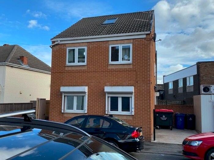 1 Bedroom Flat To Rent In Kings Crescent, Edlington, DN12