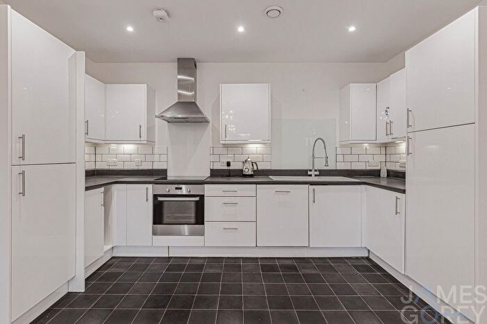 2 Bedroom Flat For Sale In Callender Road, Erith, DA8