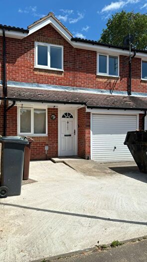4 Bedroom Terraced House To Rent In Honey Close, Dagenham, RM10