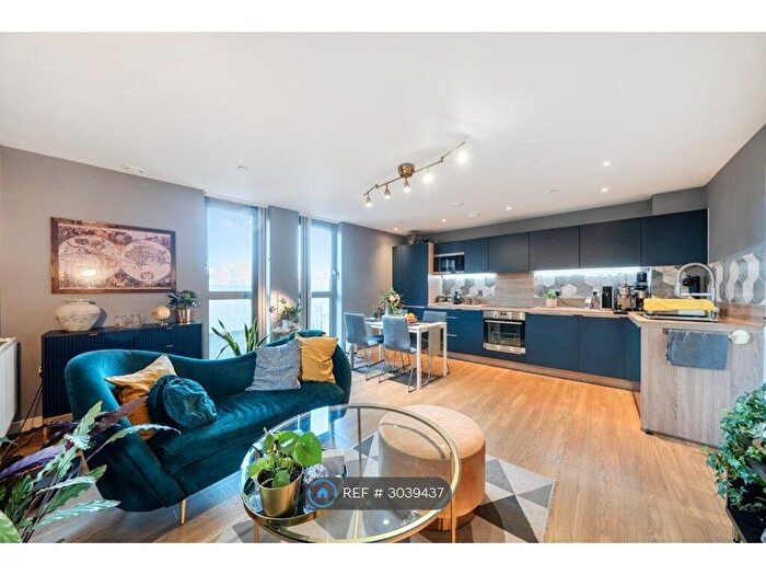 2 Bedroom Flat To Rent In Roma Corte, London, SE13