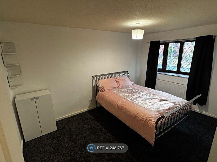 3 Bedroom Terraced House To Rent In St. Johns Road, Leeds, LS3