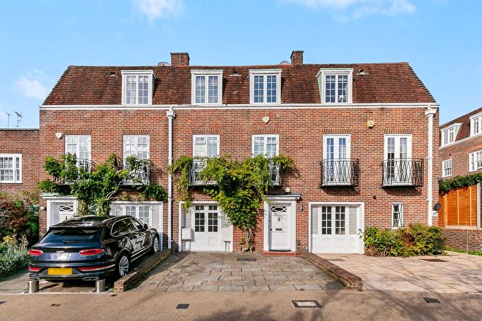 4 Bedroom Semi Detached House To Rent In Abbotsbury Close, Holland Park, W14